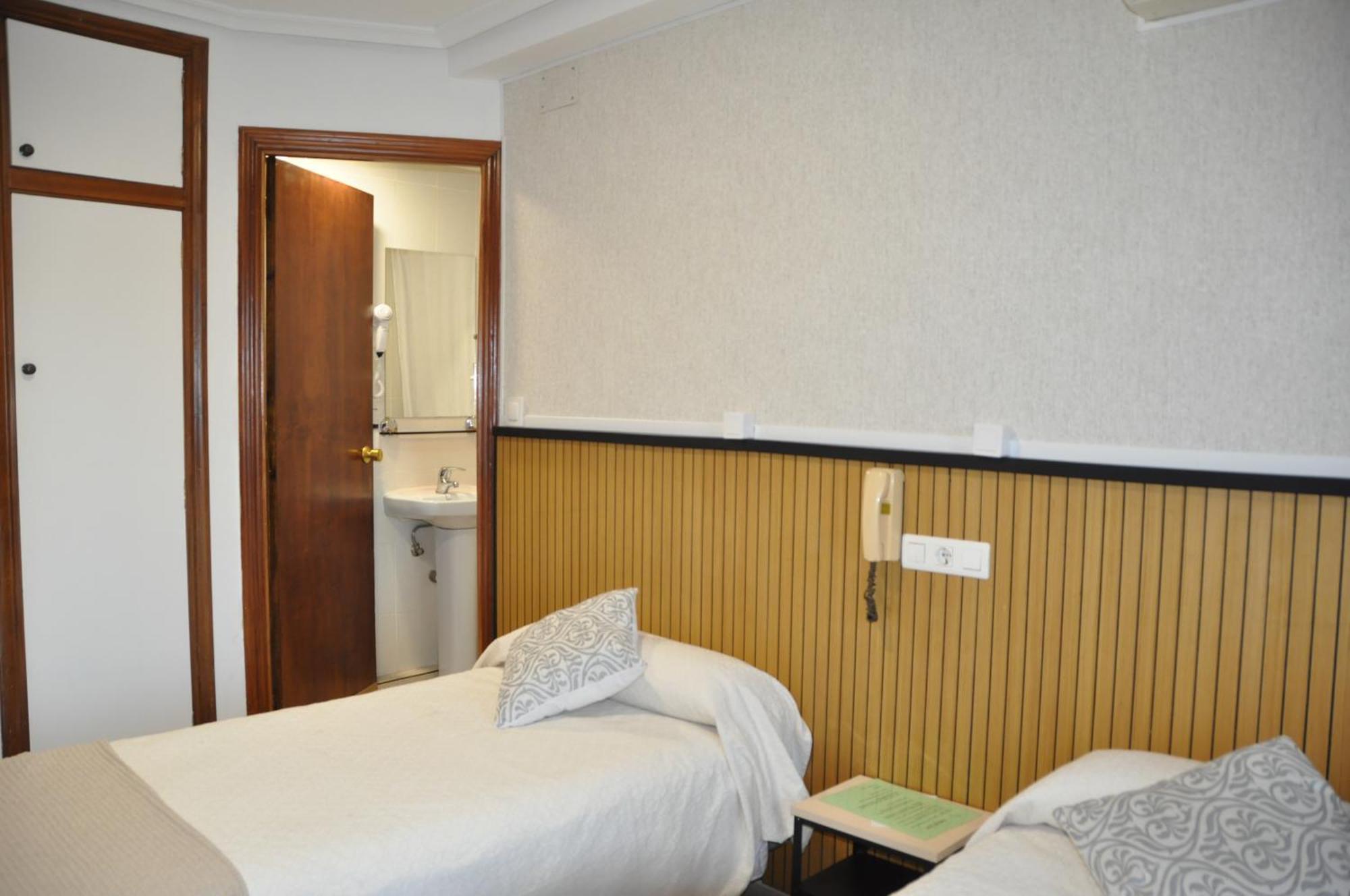 Hostal Ramon Y Cajal 바야돌리드 외부 사진