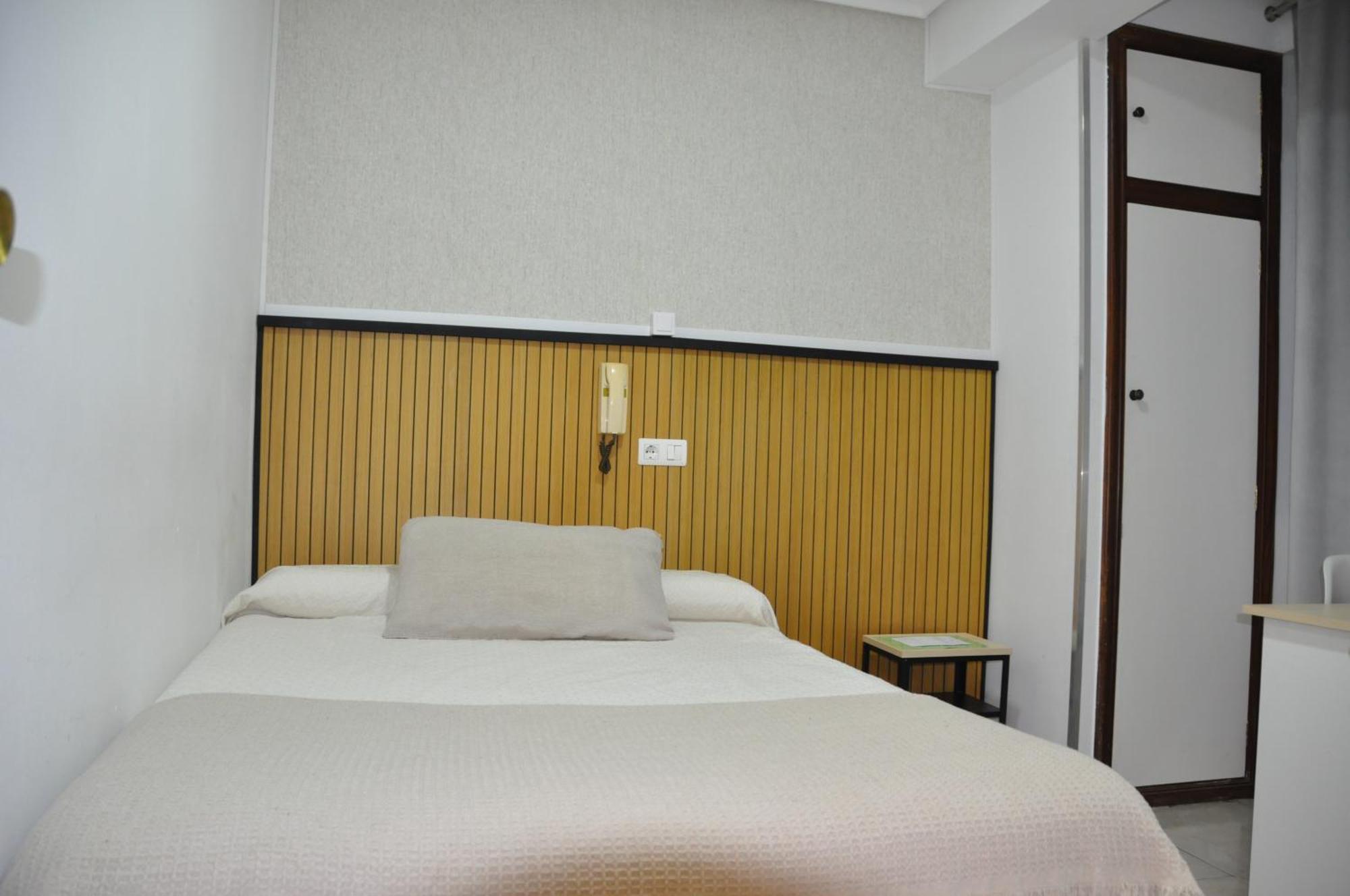 Hostal Ramon Y Cajal 바야돌리드 외부 사진